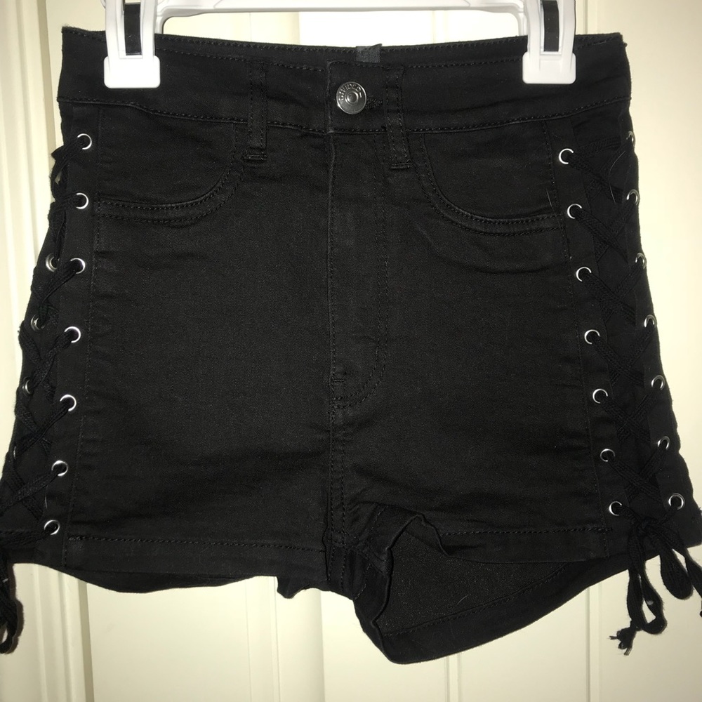 NWT HM lace up shorts